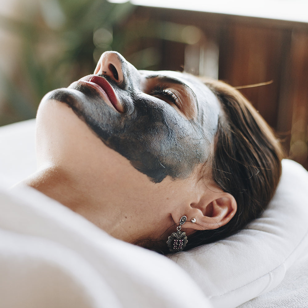 DIY Detox & Relax Charcoal Face Mask!